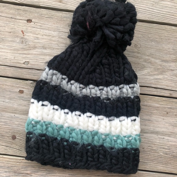 Black knit beanie - Picture 2 of 2